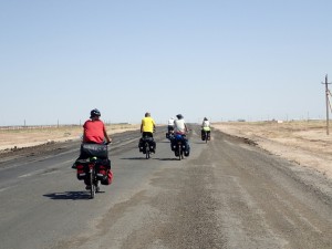 Arrivée au Turkmenistan en groupe | Entrance in Turkmenistan with a group